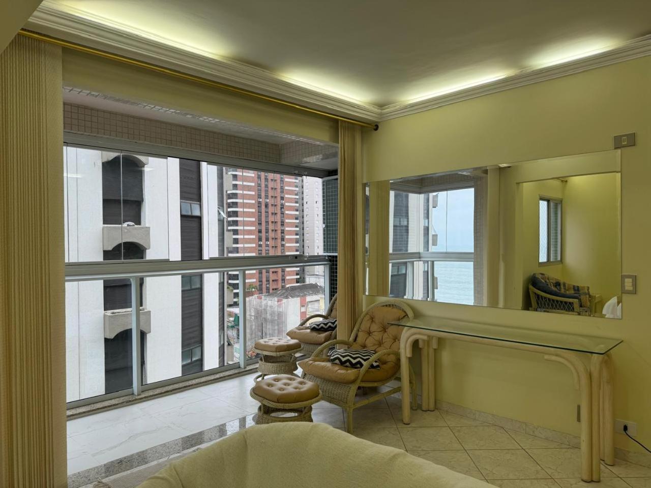 Apartamento Com Vista Mar グァルジャー エクステリア 写真